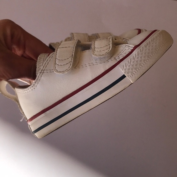 Converse faux leather strap shoes// size 5 - Picture 4 of 5